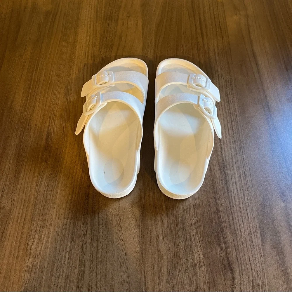 Birkenstock White Arizona EVA Sandals Big Kids US Size 1-1.5 EU Size 32
